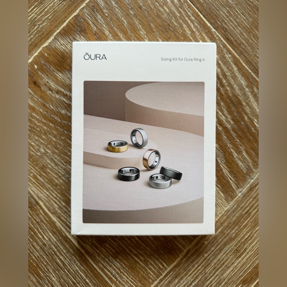 Oura White Ring Sizing Kit Display Set - Picture 2 of 3